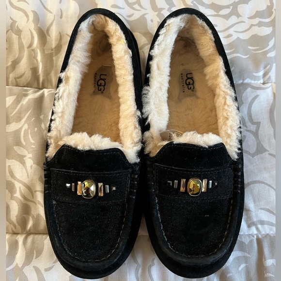 Beautiful UGG moccasin - Picture 7 of 8